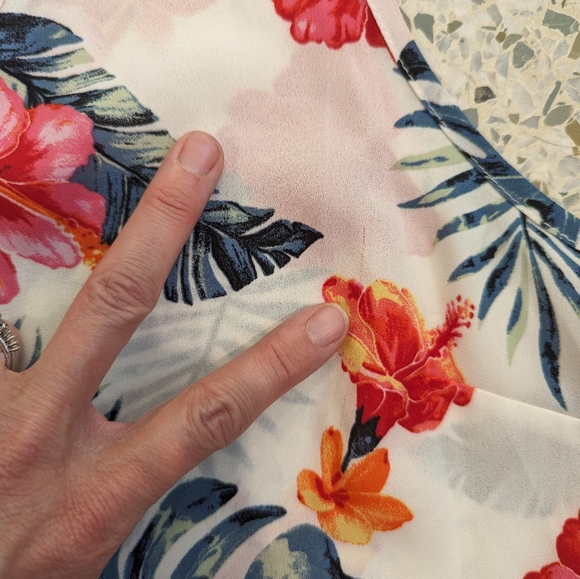 Wishful Park lightweight tropical floral tank - Picture 8 of 8